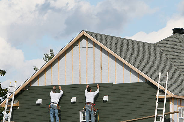 Professional Siding technician working in Prospect, VA